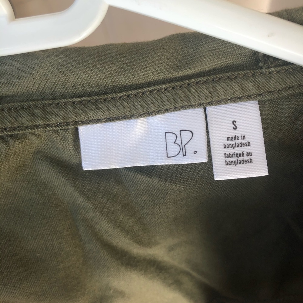 Army green jacket - Picture 3 of 4